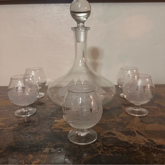 Vintage Toscany Mid Century Etched Crystal Clipper Ships Natiucal Decanter Set
